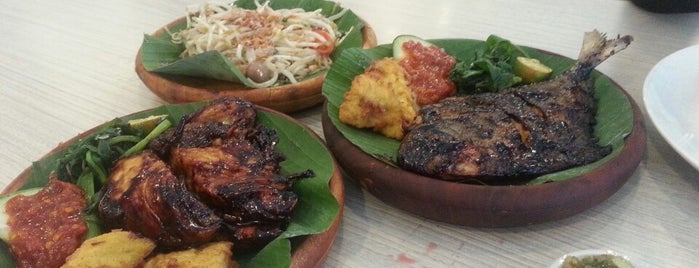 Dapur Penyet is one of Tempat yang Disukai Nasrul.