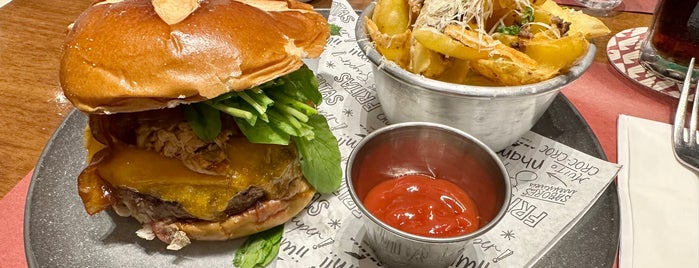 America is one of Must-visit Burger Joints in São Paulo.