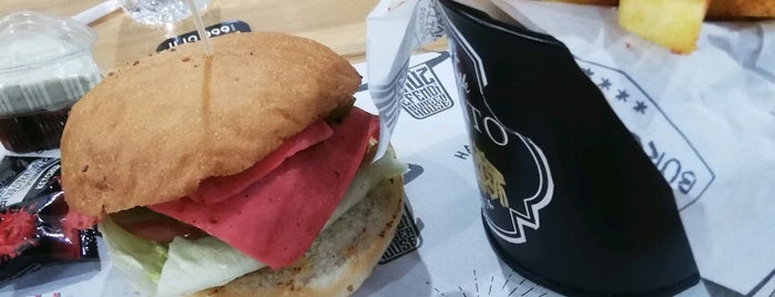 Öküz Efendi Burger House is one of K Gさんのお気に入りスポット.