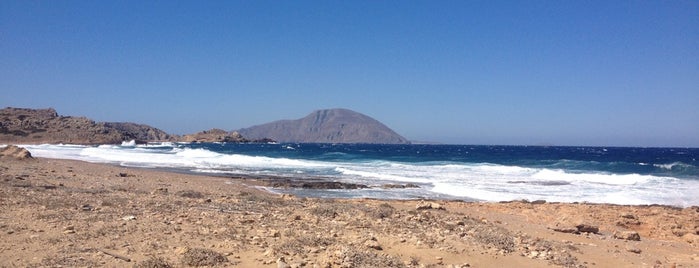 Παραλια Τραχαναμος is one of Karpathos beaches.