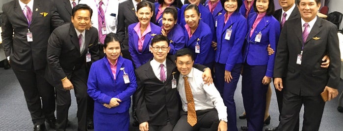 Thai Airways Crew Center Laksi is one of workplaces.