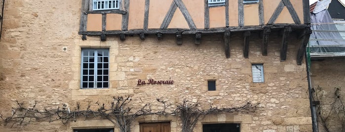 Montignac is one of Lugares favoritos de Sarris.