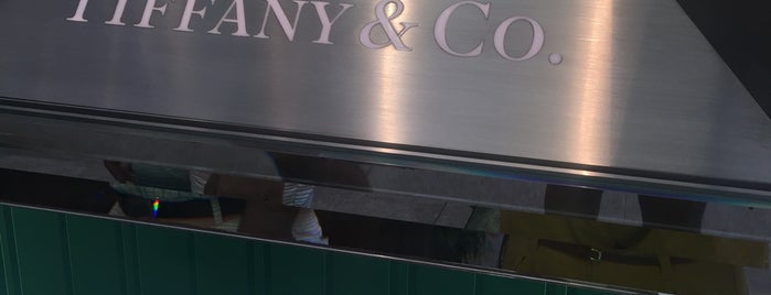 Tiffany & Co. is one of สถานที่ที่ Priscilla ถูกใจ.