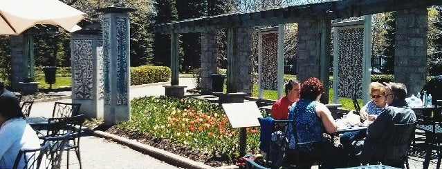 Jardín Botánico de Montreal is one of Les meilleures terrasses de Montréal.