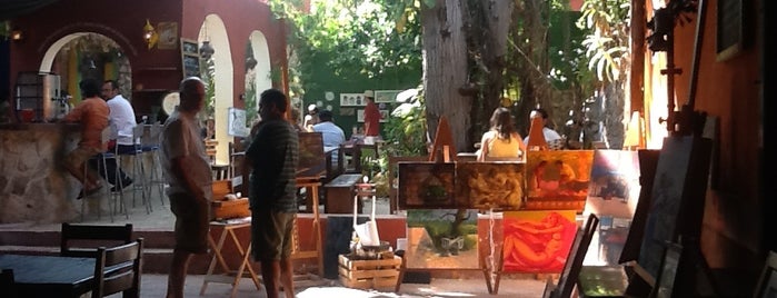 Mayan Pub is one of Lugares favoritos de Janer.