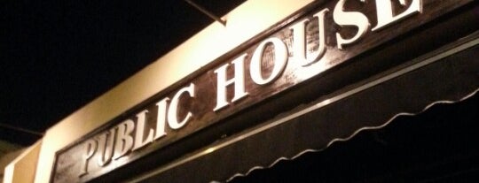 Public House is one of RESTAURANTES MEDELLIN.