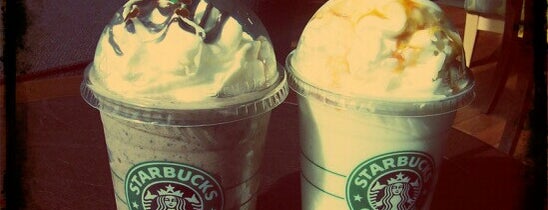 Starbucks is one of Locais curtidos por Oksana.