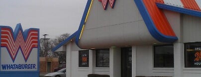 Whataburger is one of Donさんのお気に入りスポット.