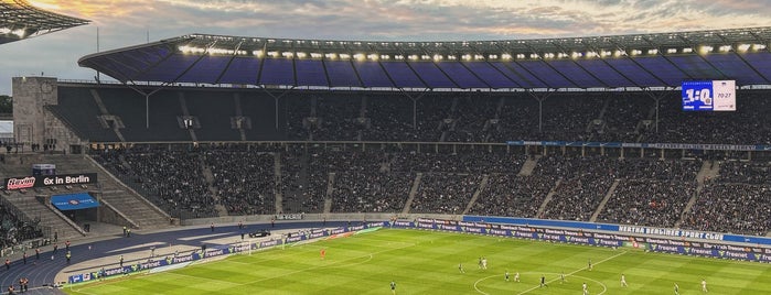 Olympiastadion is one of Berlino.