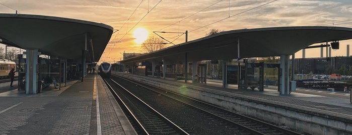 Wolfsburg Hauptbahnhof is one of Bahnhöfe besucht !.
