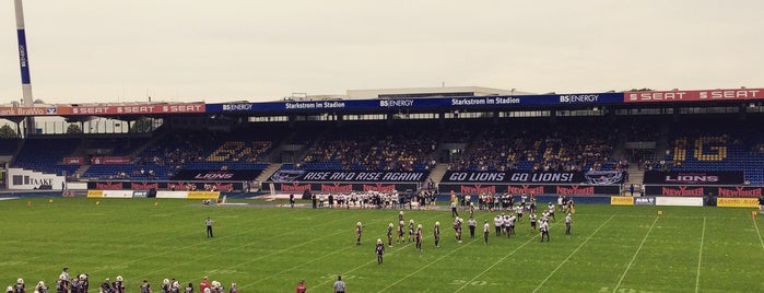 Eintracht-Stadion is one of Stadien in denen ich war.