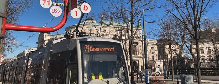 H Stadiongasse / Parlament is one of Wien Tramline 1.