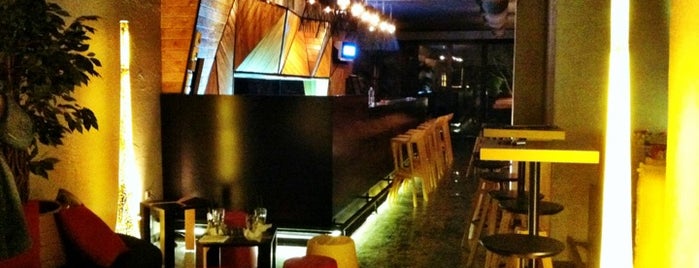 Pepper Lounge is one of Lugares favoritos de Burak.
