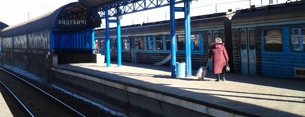 Железнодорожная станция «Выдубичи» is one of Залізничні вокзали України.