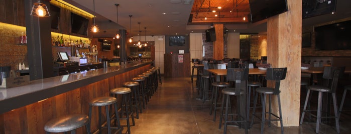 Municipal Bar + Dining Co. is one of Music Garage.