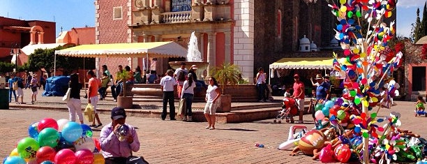 Centro Histórico is one of Tempat yang Disukai Clara.