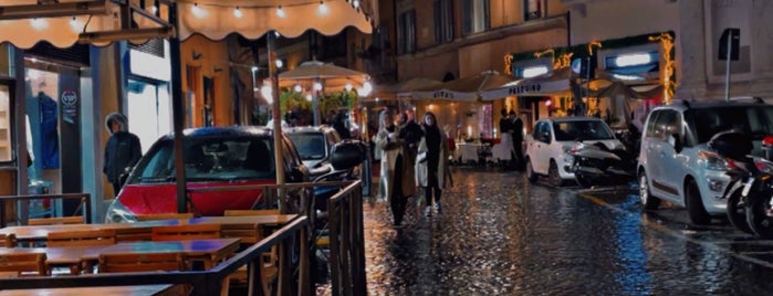 Via del Governo Vecchio is one of Rome - Market.