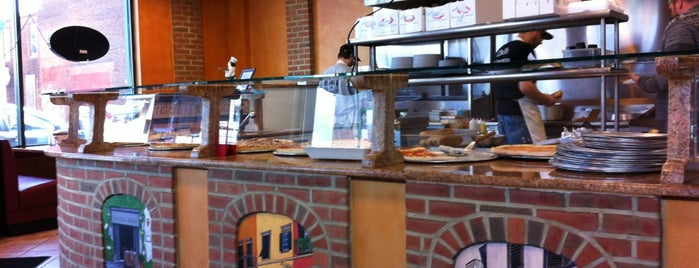 Brother's Pizzeria is one of Lugares favoritos de Tyler.