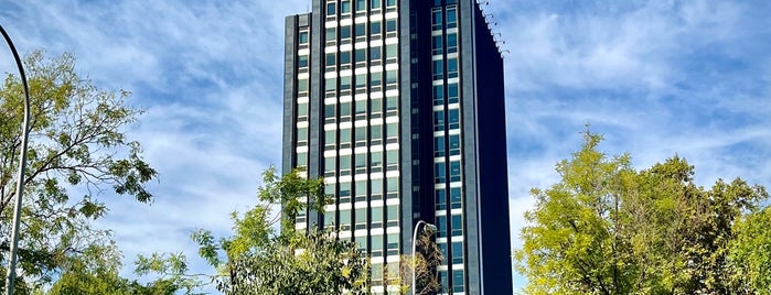 Mutua Madrileña is one of Oficinas.