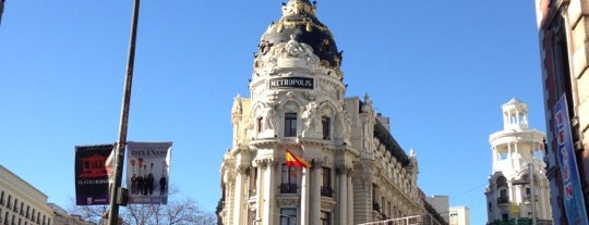Edificio Metrópolis is one of Paseando por Madrid.