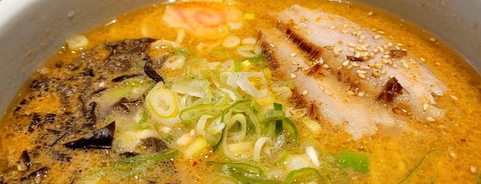 Hokkaido Ramen Santouka is one of Kimmieさんの保存済みスポット.