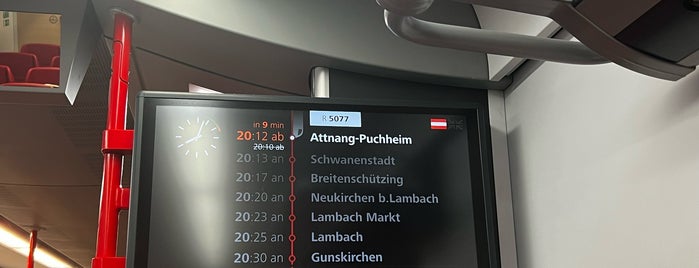 Bahnhof Attnang-Puchheim is one of Posti che sono piaciuti a Stefan.