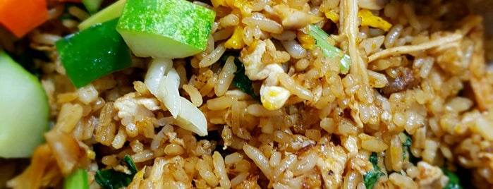 Nasi dan bihun goreng Akri is one of Food & Beverage.