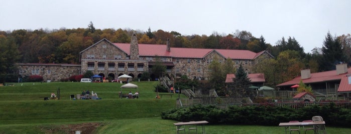 Mountain Lake Lodge is one of Lugares favoritos de Clemens.