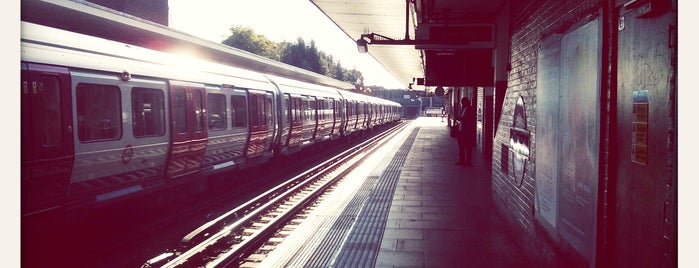 Harrow-on-the-Hill London Underground Station is one of Regular spots.