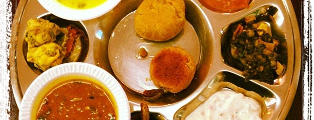 Bengali Sweet House is one of Locais curtidos por Mandar.