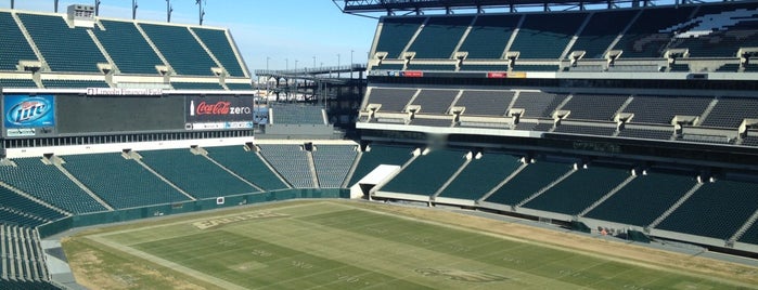 Lincoln Financial Field is one of jogos.