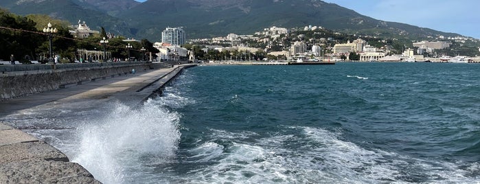 Jalta is one of Crimea.