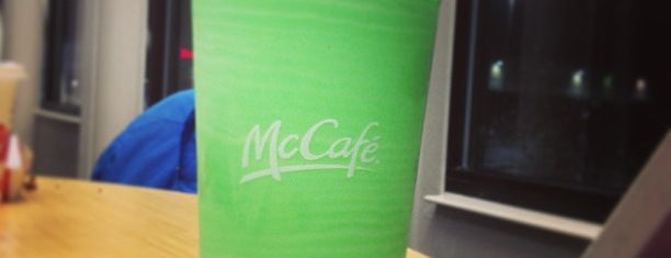 McDonald's is one of Lugares favoritos de Selena.