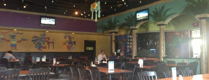 Agave Azul Mexican Grill is one of Lugares favoritos de Lauren.