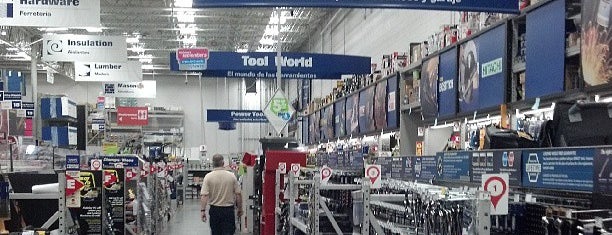 Lowe's is one of ChrisTさんのお気に入りスポット.