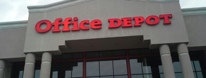 Office Depot - CLOSED is one of Don (wilytongue)さんのお気に入りスポット.