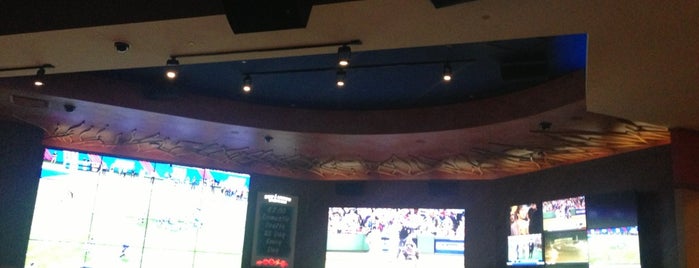 Bow & Arrow Sports Bar is one of Chelseaさんのお気に入りスポット.