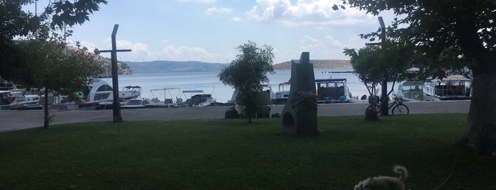 Tesadüf Aile Çay Bahçesi is one of Plaj & Beach.