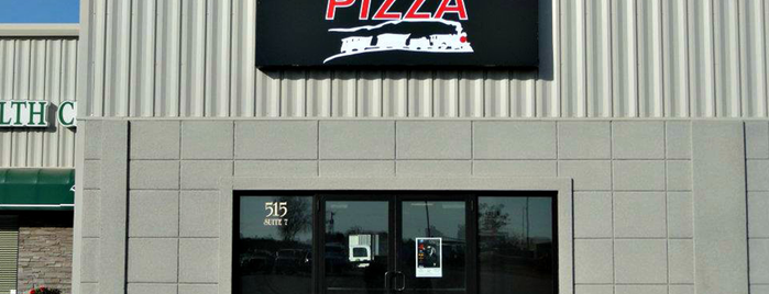 Nite Train Pizza is one of Lugares favoritos de Brad.