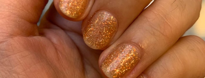 Nail Bar by OPI is one of Andreaさんのお気に入りスポット.