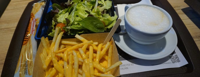 McDonald's is one of Lieux qui ont plu à Gi@n C..