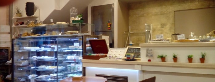 Lusso Caffe is one of Cafés de Almagro.