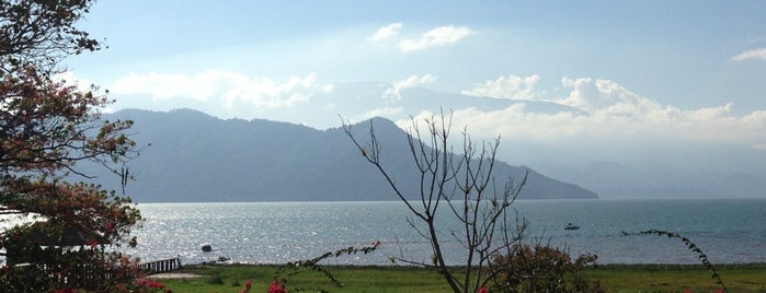 Lago De Yojoa is one of Lugares favoritos de Jenny.