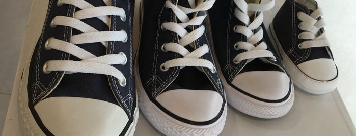 Converse is one of ꌅꁲꉣꂑꌚꁴꁲ꒒さんの保存済みスポット.