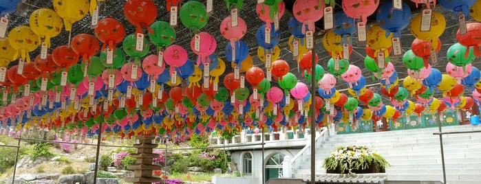 정법사 (正法寺) is one of Buddhist temples in Gyeonggi.