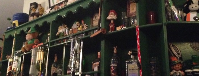 Paddy's Irish Bar is one of Posti che sono piaciuti a Sema.