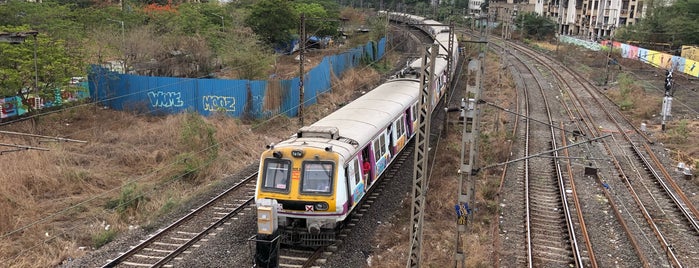 Sanpada Railway Station is one of Best Railway Stations In Mumbai.