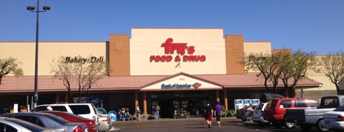Fry's Food & Drug is one of สถานที่ที่ Sara ถูกใจ.