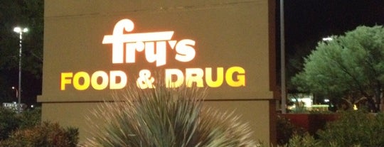 Fry's Food Store is one of Lugares favoritos de Andy.