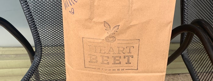 Heart Beet Kitchen is one of สถานที่ที่บันทึกไว้ของ Leanne.